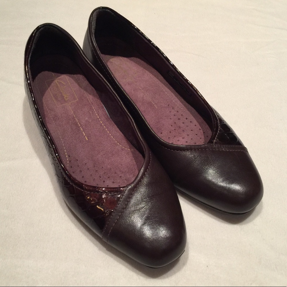 Clarks Women’s Brown Caswell Eternity Pump, 9